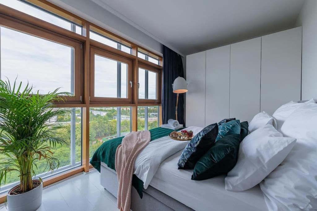 Golden Apartments Warsaw - Apartment With A View - 10Th Floor - Slominskiego Luaran gambar